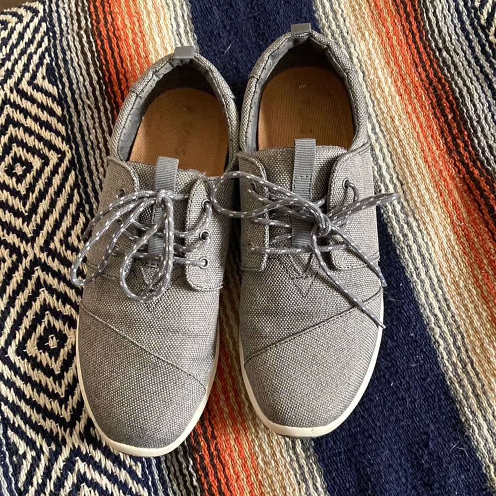 TOMS Sneakers